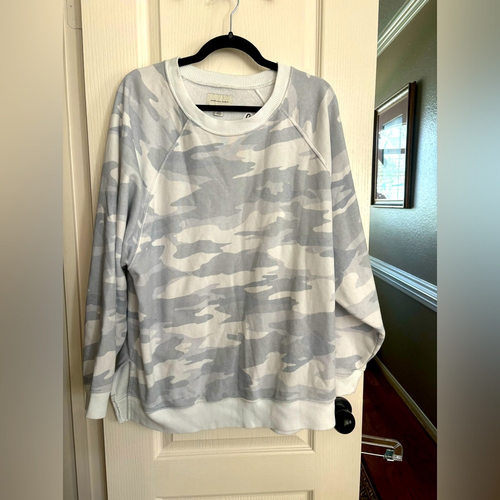 Ladies‎ size large. American Eagle sweatshirt. Jagging fit very oversized.